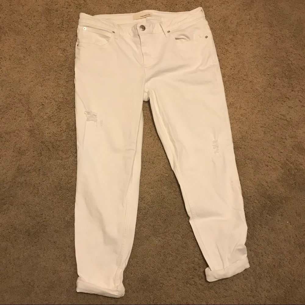 Maurices White skinny jeans w/minimal destruction